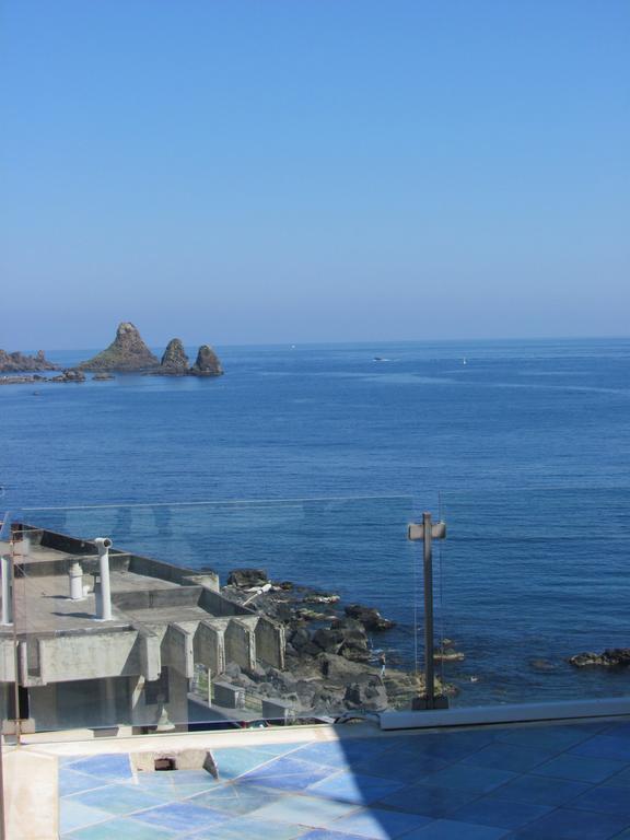 Bed and Breakfast La Terrazza Sul Mare Ачи Костелло Экстерьер фото